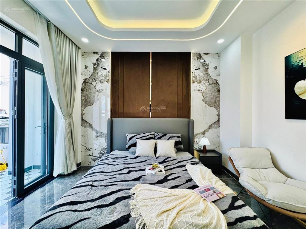 Nhà đẹp giá tốt, đ trần bình trọng, p1, q5, dt 60m2, giá 3tỷ700tr, cho thuê 25tr/tháng, sổ riêng.