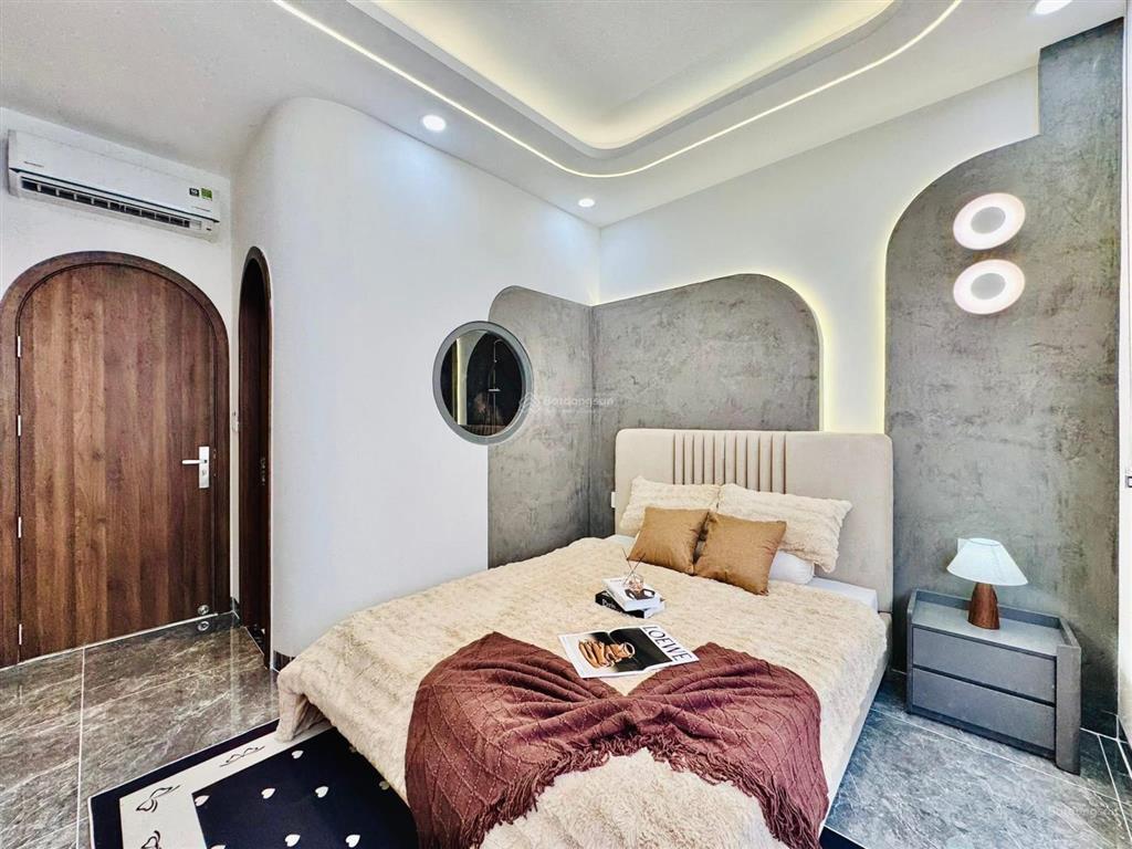 Nhà đẹp giá tốt, đ trần bình trọng, p1, q5, dt 60m2, giá 3tỷ700tr, cho thuê 25tr/tháng, sổ riêng.