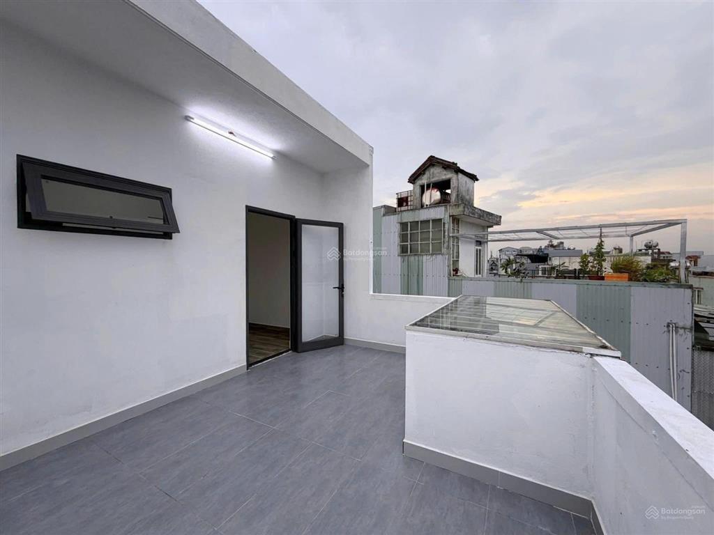 Bán nhà khu vực lê hồng phong, p3, q5, dt 80m2, giá 3tỷ800tr, cho thuê 27tr/tháng, sổ hồng riêng.