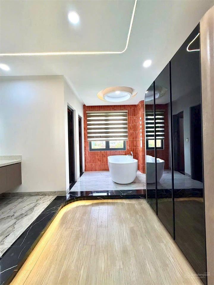 Hẻm ô tô, khu dân trí cao hồ bá phấn, p phước long a,q9,dt 60m2,giá 3tỷ200tr,cho thuê 25tr,sổ riêng