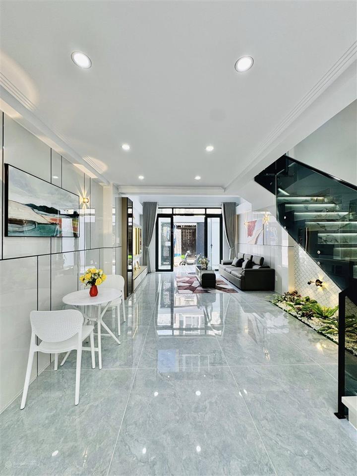 Cơ hội đầu tư nhà ngộp, đường hòa hưng, p12, q10, dt 80m2, giá 3tỷ900tr, cho thuê 28tr, sổ riêng