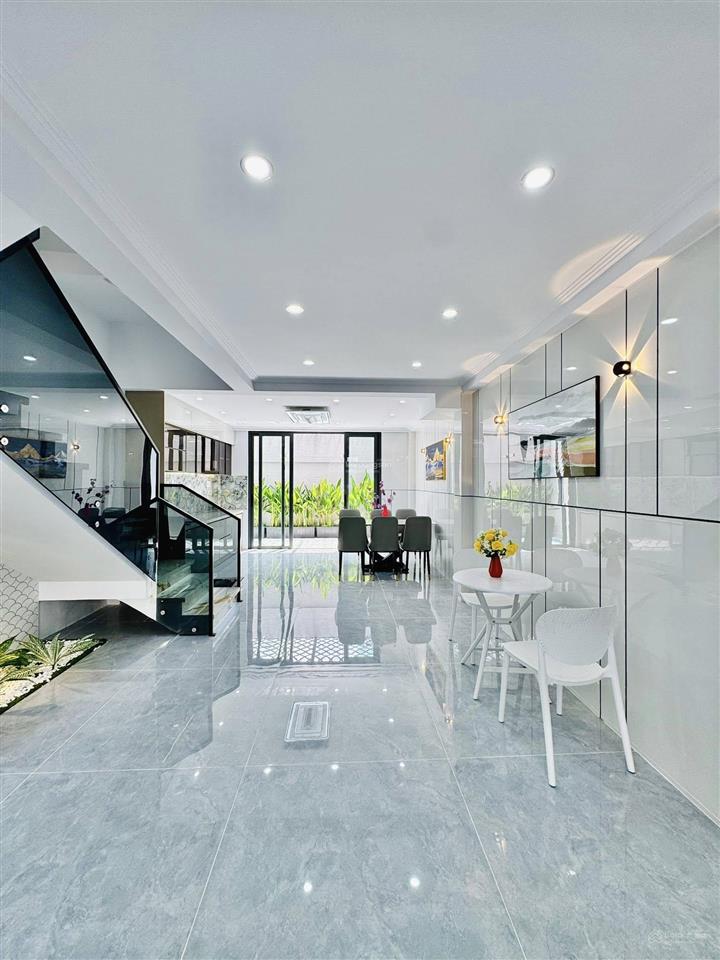 Cơ hội đầu tư nhà ngộp, đường hòa hưng, p12, q10, dt 80m2, giá 3tỷ900tr, cho thuê 28tr, sổ riêng