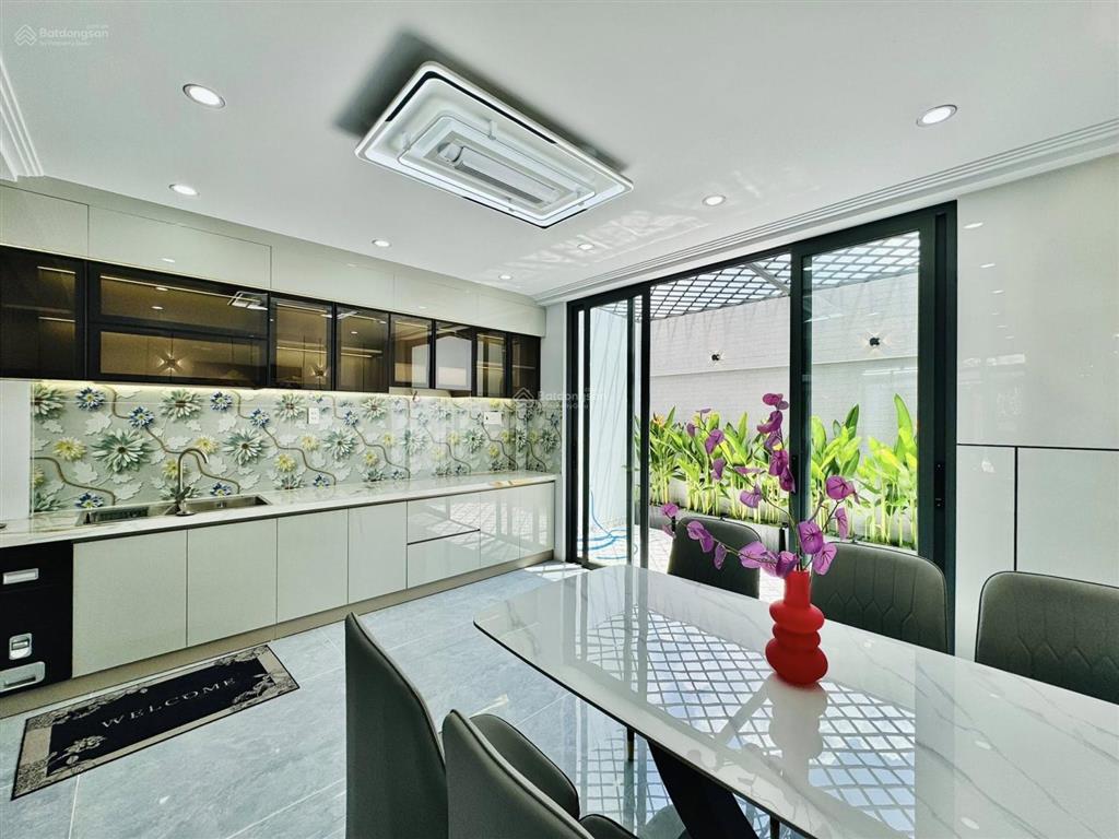 Cơ hội đầu tư nhà ngộp, đường hòa hưng, p12, q10, dt 80m2, giá 3tỷ900tr, cho thuê 28tr, sổ riêng