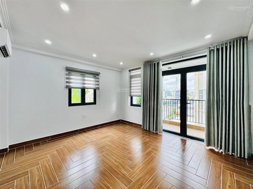 Cơ hội đầu tư nhà ngộp, đường hòa hưng, p12, q10, dt 80m2, giá 3tỷ900tr, cho thuê 28tr, sổ riêng