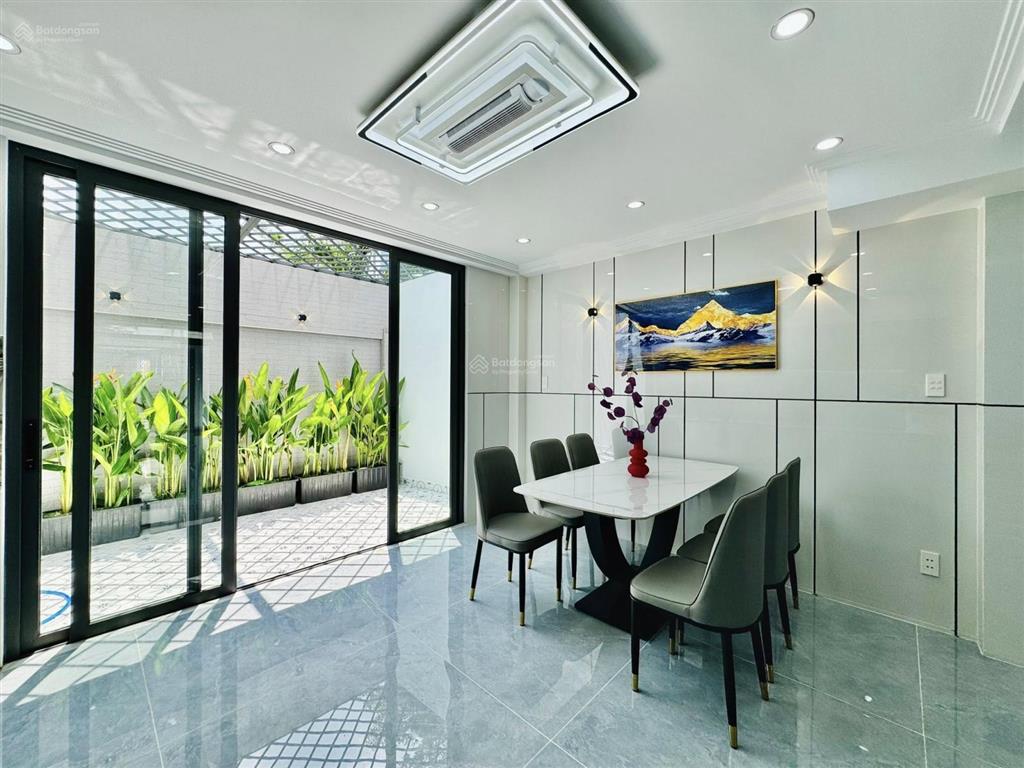 Cơ hội đầu tư nhà ngộp, đường hòa hưng, p12, q10, dt 80m2, giá 3tỷ900tr, cho thuê 28tr, sổ riêng