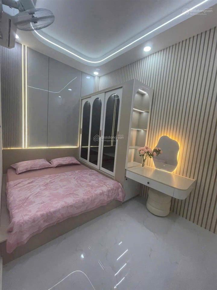 Bán nhà để xoay vốn, đường sư vạn hạnh, p9, quận 10, dt 60m2, giá 3tỷ320tr,cho thuê 25tr, sổ riêng