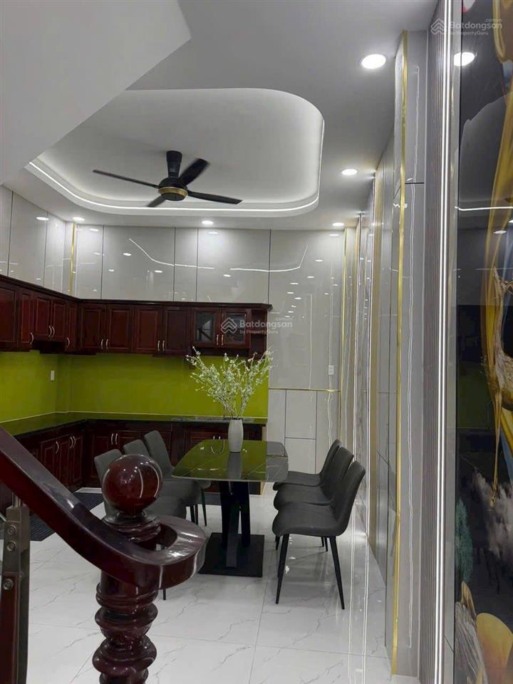 Bán nhà để xoay vốn, đường sư vạn hạnh, p9, quận 10, dt 60m2, giá 3tỷ320tr,cho thuê 25tr, sổ riêng