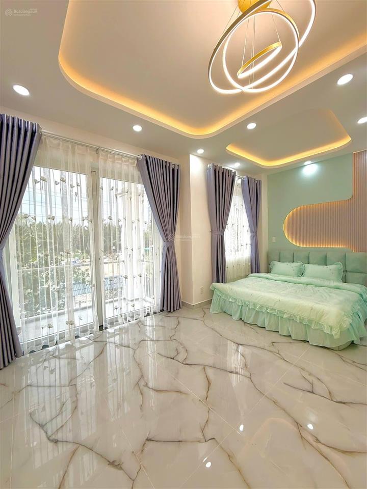 Bán nhà biệt thự khu vực trương quyền,p6, q3, dt 138m2,giá 7tỷ500tr ,cho thuê 30tr/tháng, sổ riêng.