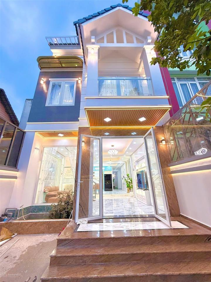 Bán nhà biệt thự khu vực trương quyền,p6, q3, dt 138m2,giá 7tỷ500tr ,cho thuê 30tr/tháng, sổ riêng.