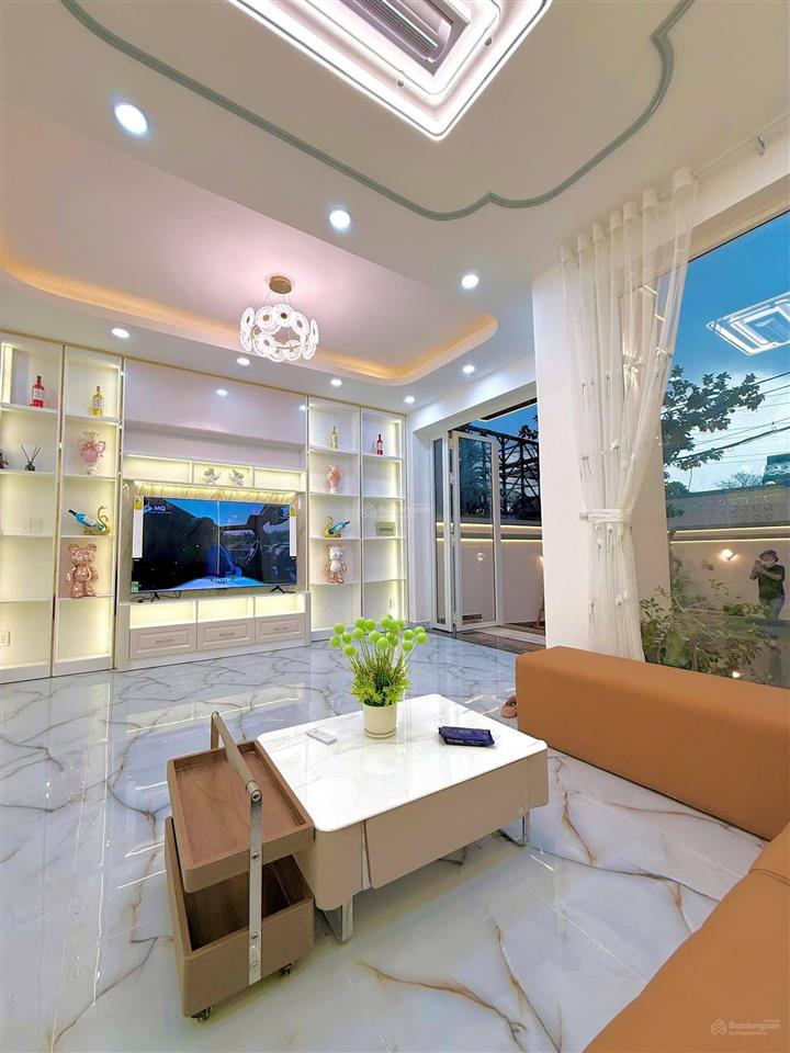 Bán nhà biệt thự khu vực trương quyền,p6, q3, dt 138m2,giá 7tỷ500tr ,cho thuê 30tr/tháng, sổ riêng.