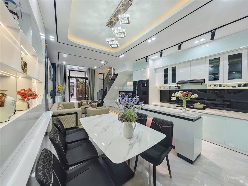 Chủ bị trục trặc tài chính đường lý thường kiệt,p7,q11,dt 72m2,giá 4tỷ230tr,cho thuê 26tr,sổ riêng.