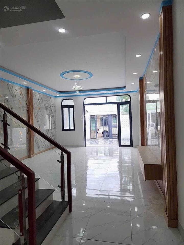 Bán nhà khu vực dh8, bến cát, bình dương, dt 85m2, giá 2tỷ550tr, cho thuê 23tr/tháng, shr