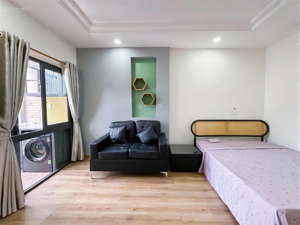 Cho thuê căn hộ studio ban công, tách bếp, full nt ngay trung tâm quận 8, tiện di chuyển quận 1, 4