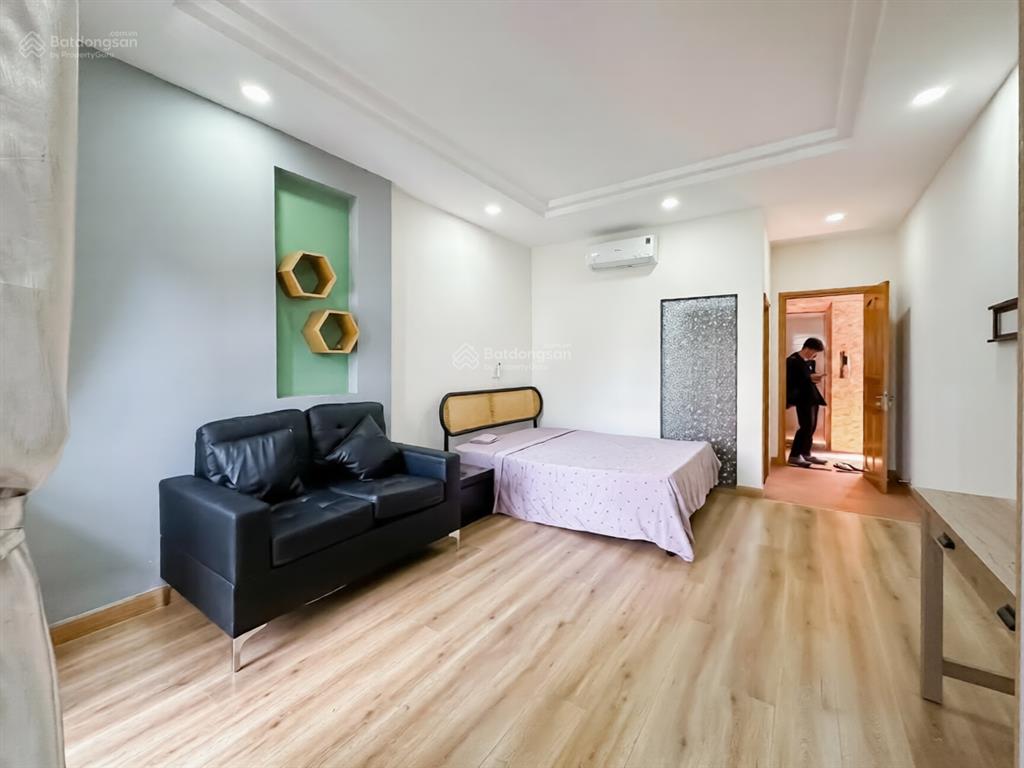 Cho thuê căn hộ studio ban công, tách bếp, full nt ngay trung tâm quận 8, tiện di chuyển quận 1, 4