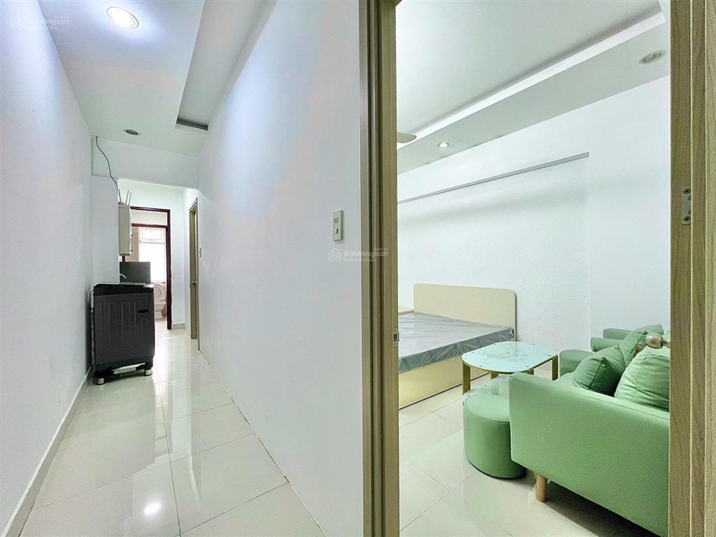 Cho thuê căn hộ studio rộng 60m2 ngay trung tâm full nt , tiện di chuyển quận 1,4