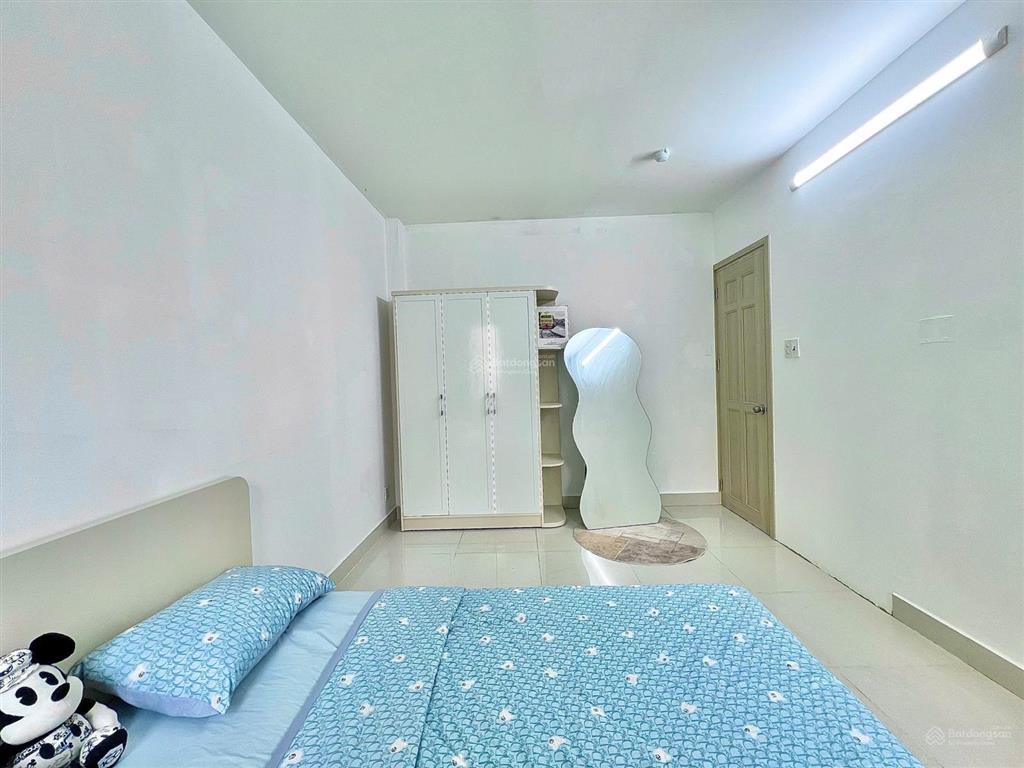 Cho thuê căn hộ studio rộng 60m2 ngay trung tâm full nt , tiện di chuyển quận 1,4