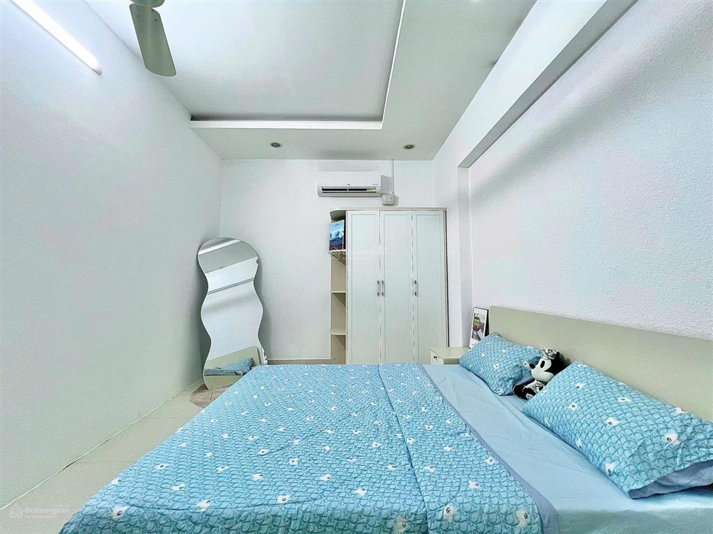 Cho thuê căn hộ studio rộng 60m2 ngay trung tâm full nt , tiện di chuyển quận 1,4