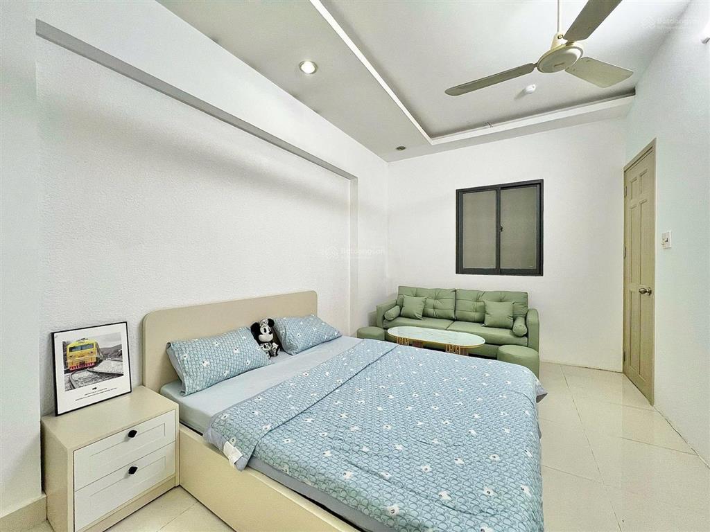 Cho thuê căn hộ studio rộng 60m2 ngay trung tâm full nt , tiện di chuyển quận 1,4