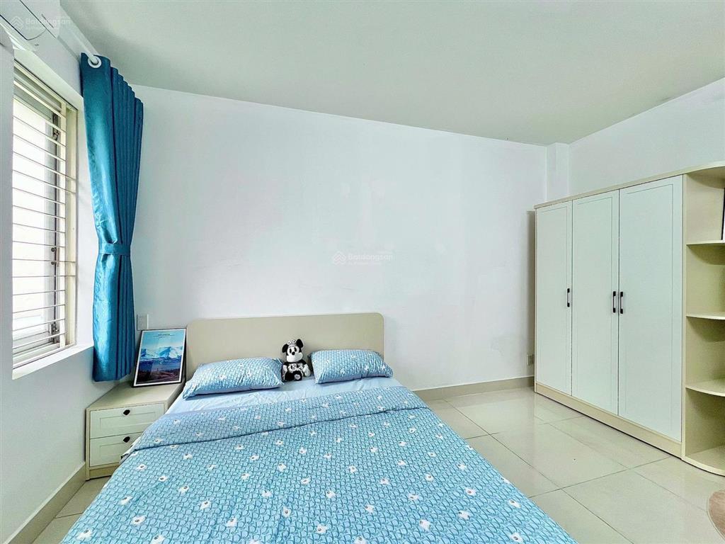 Cho thuê căn hộ studio rộng 60m2 ngay trung tâm full nt , tiện di chuyển quận 1,4