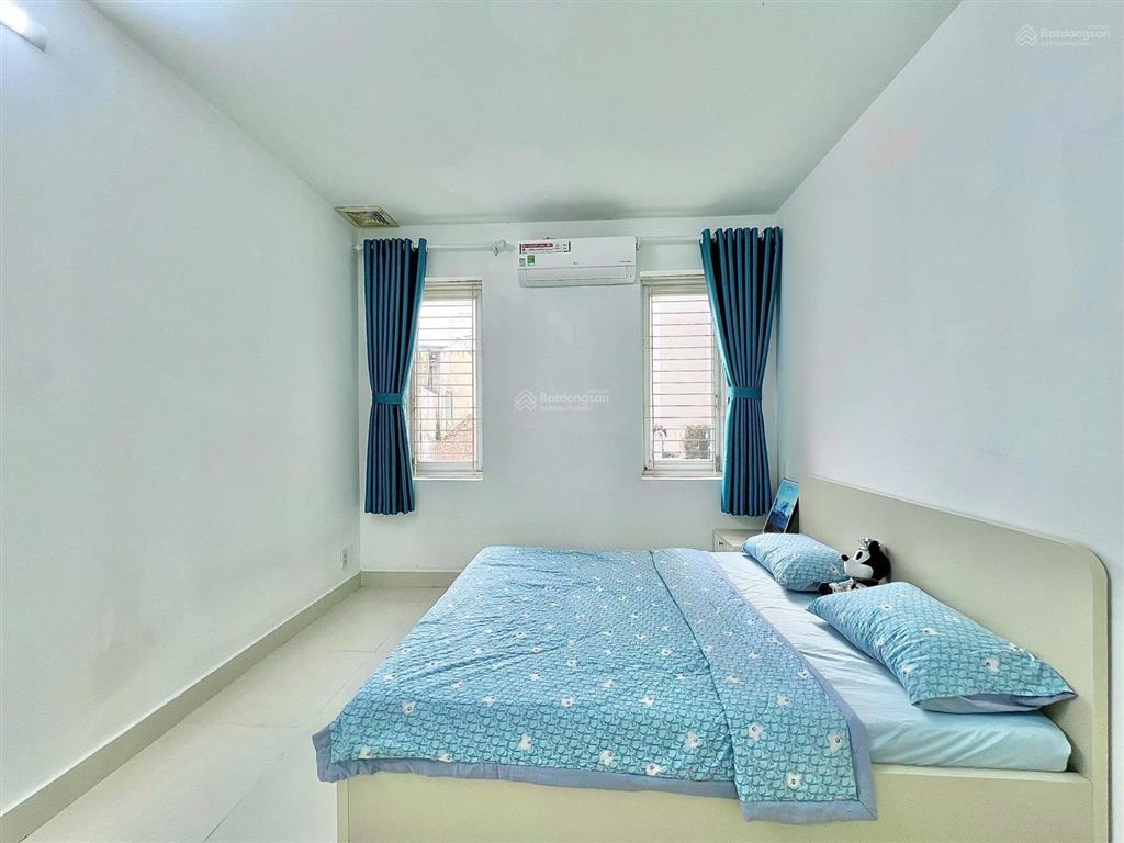 Cho thuê căn hộ studio rộng 60m2 ngay trung tâm full nt , tiện di chuyển quận 1,4