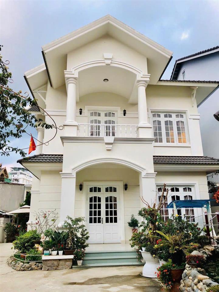 Cho thuê villa 8 phòng ngủ đường Hùng Vương phường 9 Đà Lạt giá 18 triệu/tháng