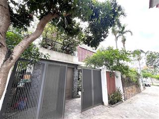 Bán biệt thự sân vườn bát tràngview hồô tô vào nhà nhà 4 thoáng trước sau235m2 chỉ 25tỷ