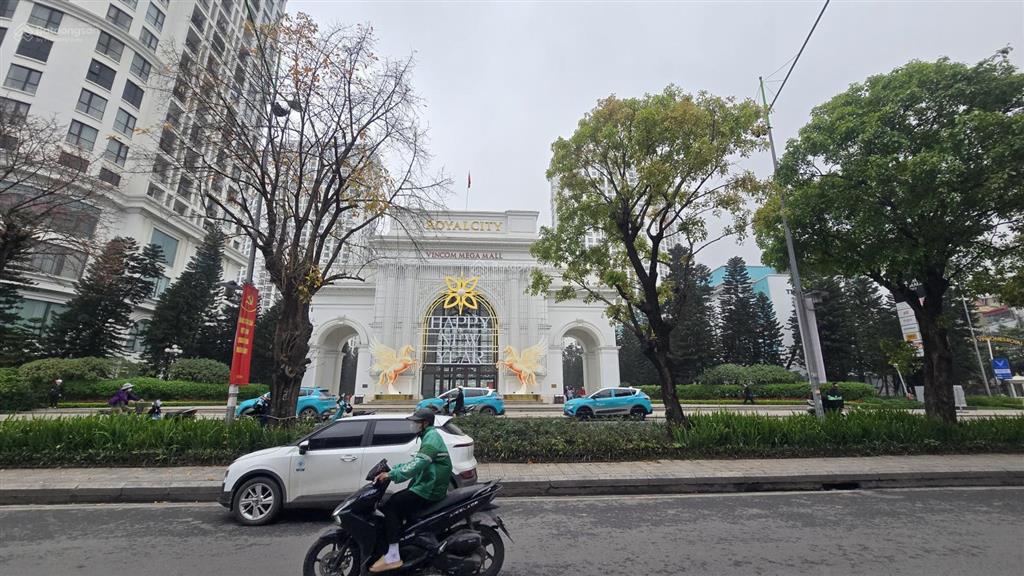 Bán nhà phố nguyễn trãi, thanh xuân, trước nhà oto tránh, hàng xóm royal city, dt 36m2, 5 tầng.