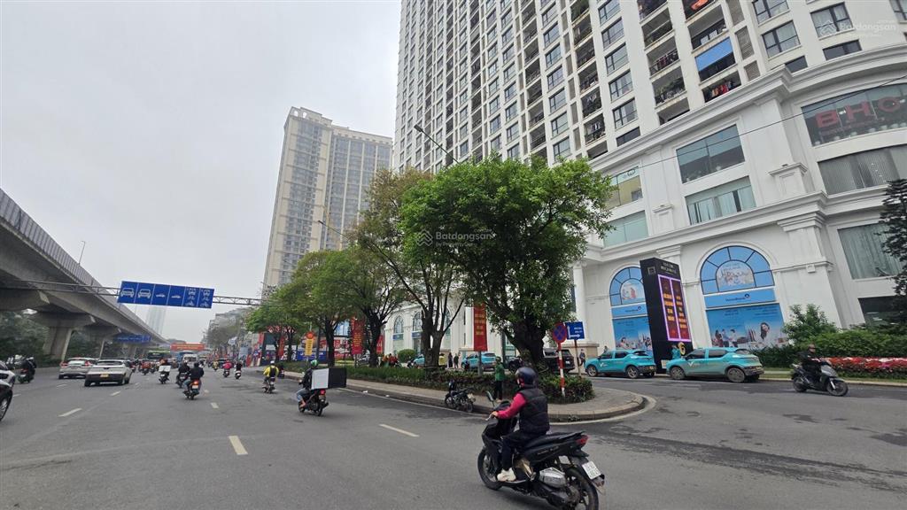 Bán nhà phố nguyễn trãi, thanh xuân, trước nhà oto tránh, hàng xóm royal city, dt 36m2, 5 tầng.