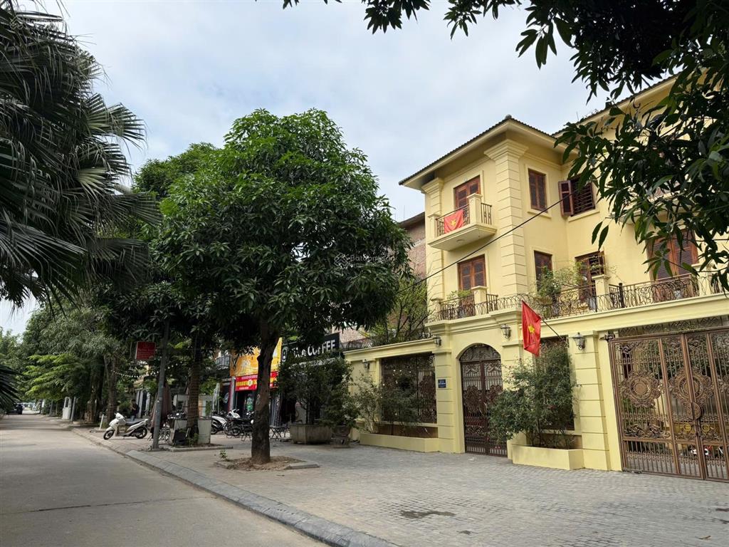 Bán biệt thự vip có 102 kđt nhà ở quốc hội, trung văn, lô góc, dt 180m2, 5 tầng, mt 25m