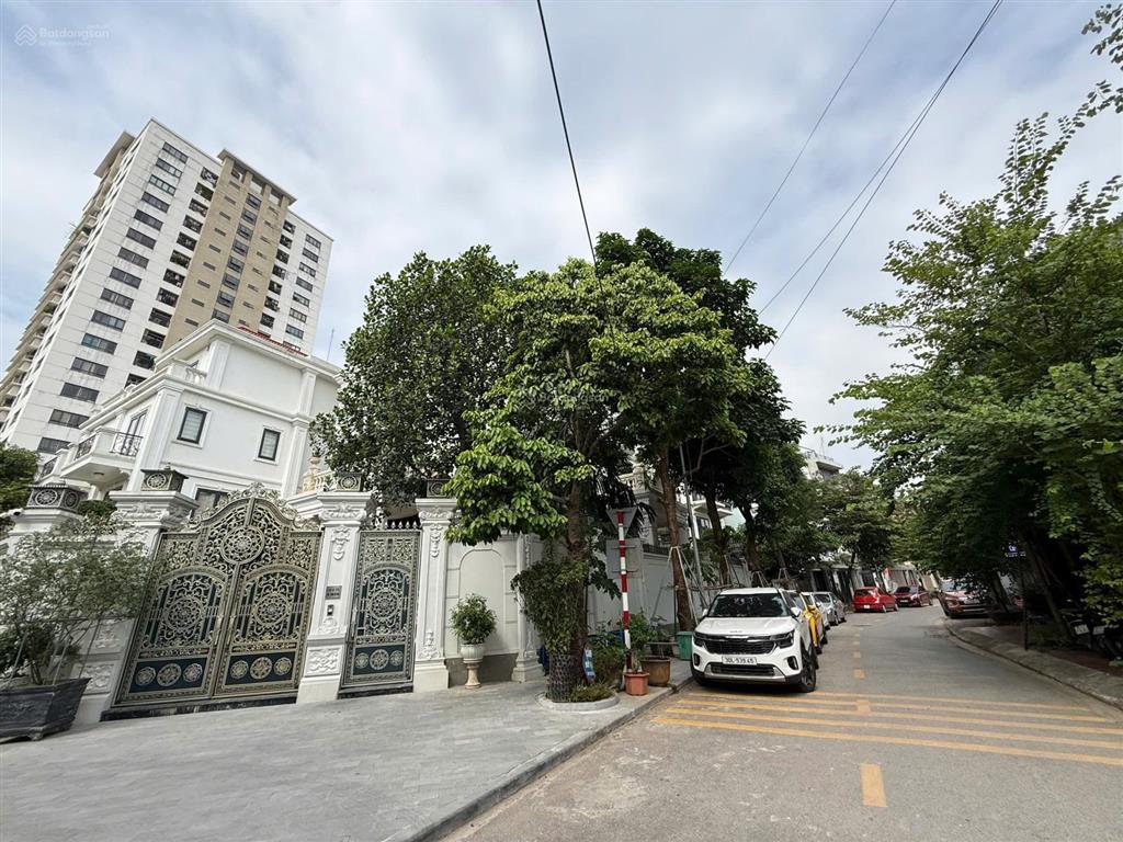 Bán biệt thự vip có 102 kđt nhà ở quốc hội, trung văn, lô góc, dt 180m2, 5 tầng, mt 25m