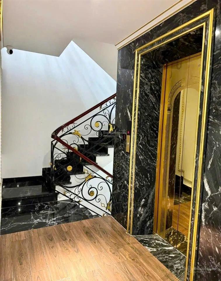 Bán biệt thự vip có 102 kđt nhà ở quốc hội, trung văn, lô góc, dt 180m2, 5 tầng, mt 25m