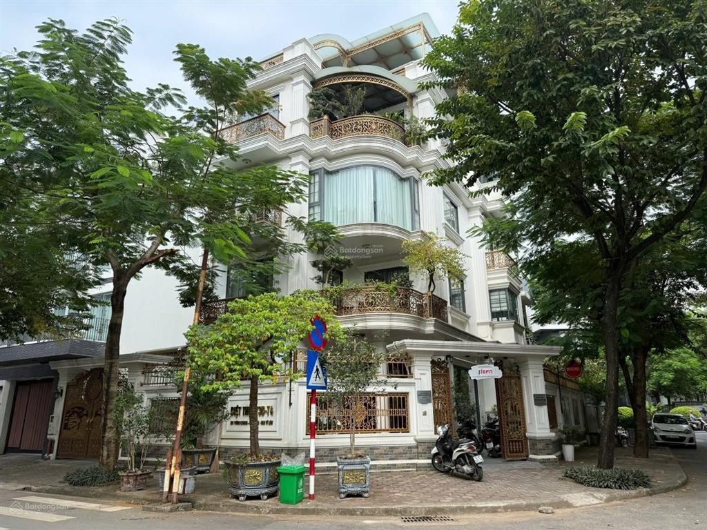 Bán biệt thự vip có 102 kđt nhà ở quốc hội, trung văn, lô góc, dt 180m2, 5 tầng, mt 25m