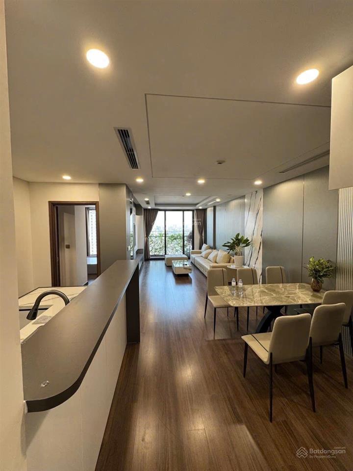 Chính chủ cho thuê căn hộ 93 láng hạ . 2pn2wc full đồ giá 25tr. 10/10 vào được