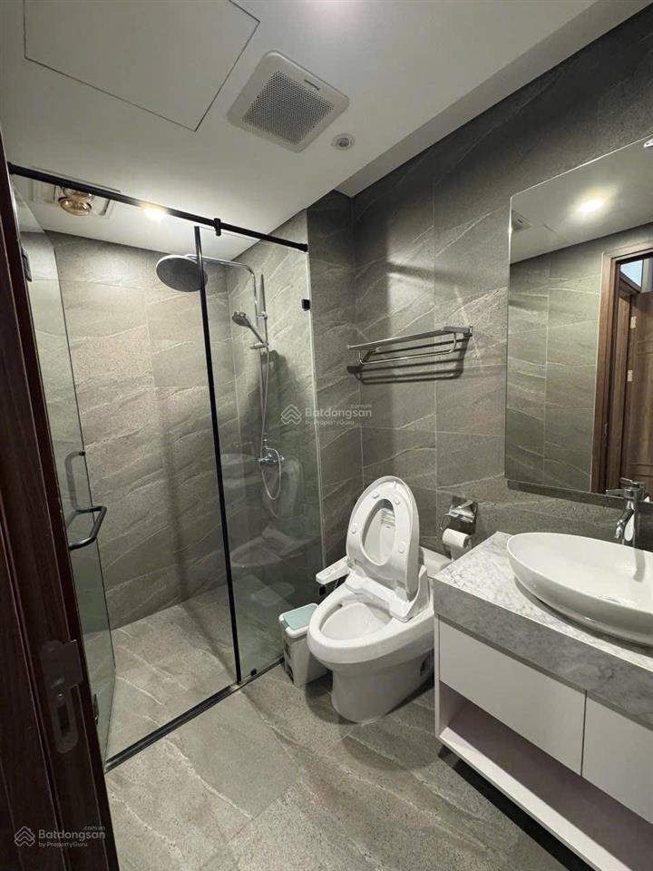 Chính chủ cho thuê căn hộ 93 láng hạ . 2pn2wc full đồ giá 25tr. 10/10 vào được