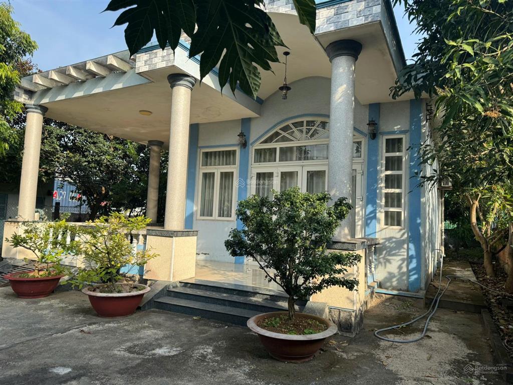 Chính chủ cần bán nhà mặt tiền ql1a tân an, long an