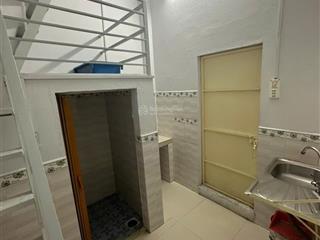 Nhà mặt tiền kênh hồng bàng quận 6