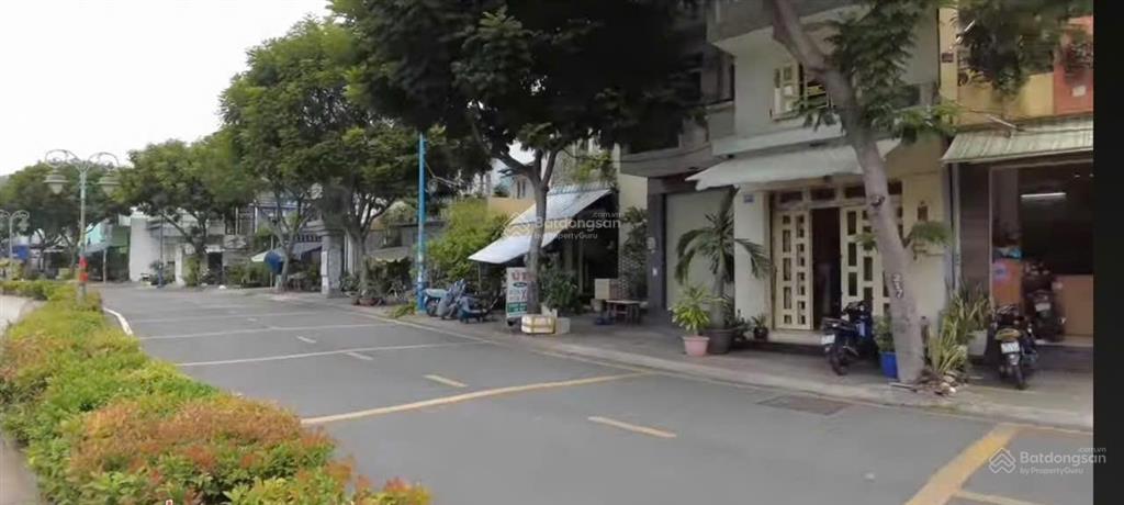 Nhà mặt tiền kênh hồng bàng quận 6