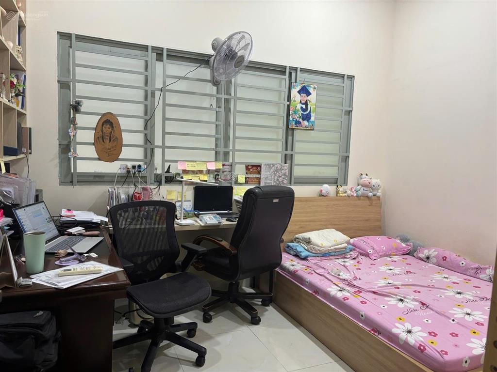 Nhà đường ô tô tỉnh lộ 10, sát chợ cây da sà bình tân