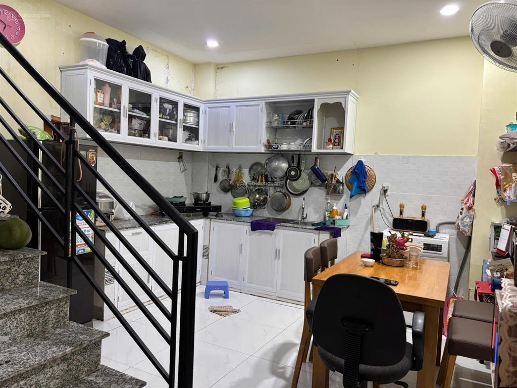 Nhà đường ô tô tỉnh lộ 10, sát chợ cây da sà bình tân