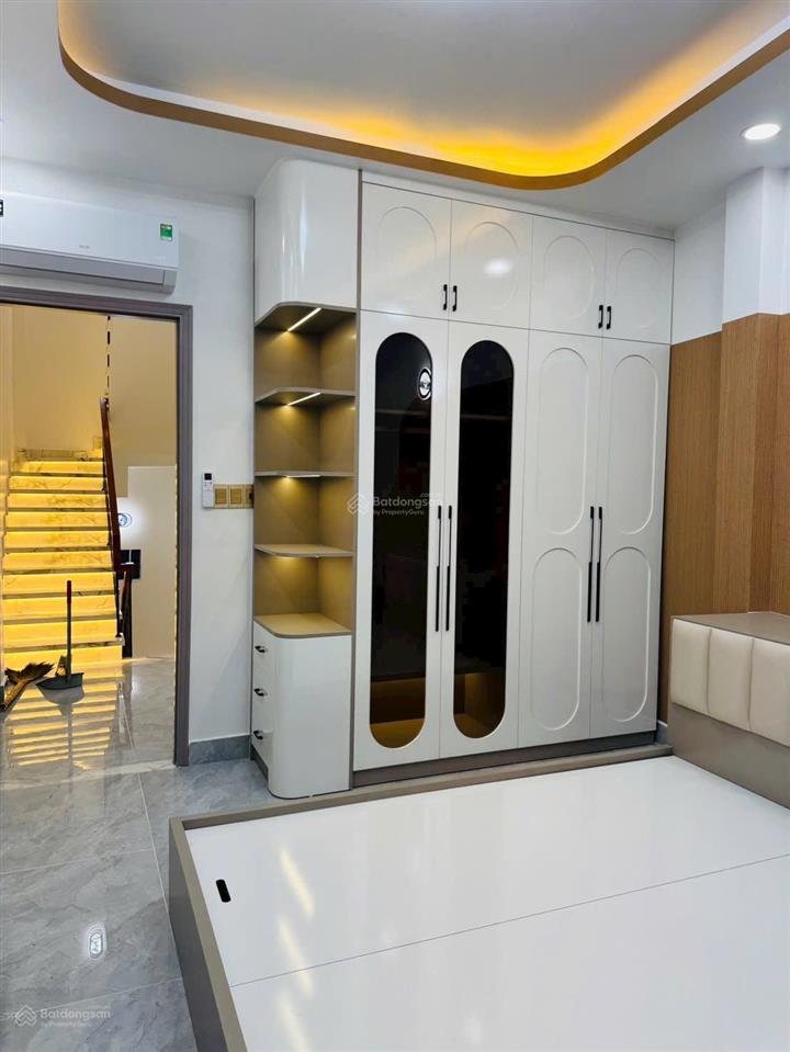 Cho thuê nhà mặt tiền phan huy ích gò vấp 5 tầng full nội thất giá chỉ 28triệu