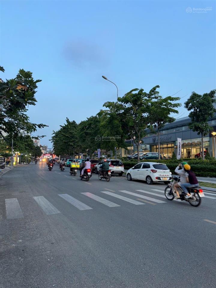 Cho thuê nhà mặt tiền phan huy ích gò vấp 5 tầng full nội thất giá chỉ 28triệu