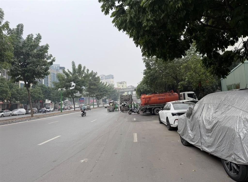 Bán đất mặt phố nguyễn văn huyên cầu giấy 173/300m mt13m vỉa hè 95 tỷ nguyễn văn huyên.