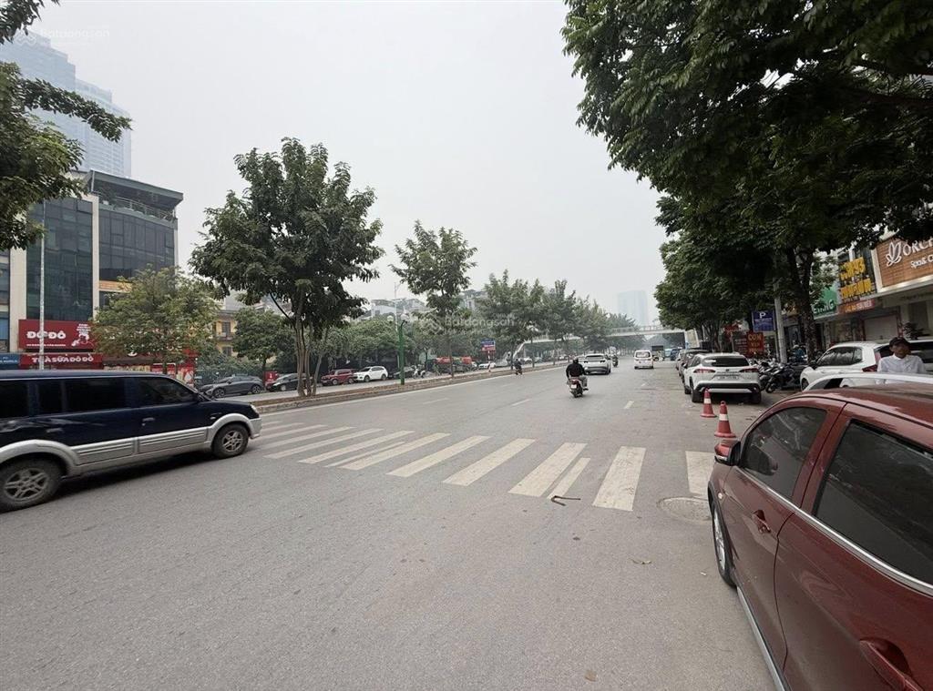 Bán đất mặt phố nguyễn văn huyên cầu giấy 173/300m mt13m vỉa hè 95 tỷ nguyễn văn huyên.