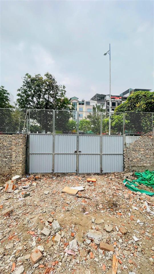 Bán đất mặt phố nguyễn văn huyên cầu giấy 173/300m mt13m vỉa hè 95 tỷ nguyễn văn huyên.