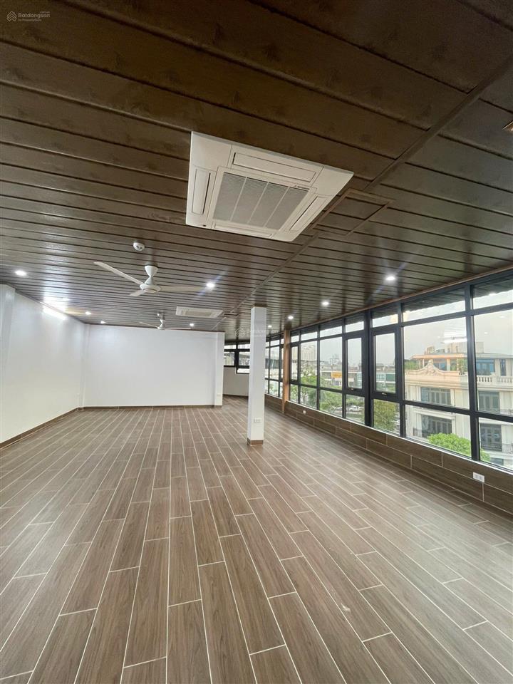 Gia đình cần tìm khách thuê làm văn phòng  liền kề mới 120m kđt văn phú, lô góc, ngã 5 đẹp