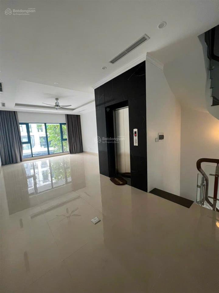 Chỉ 25 triệu/tháng  cho thuê t1,2 liền kề galaxy 200m sàn  thang máy  100m ra tố hữu