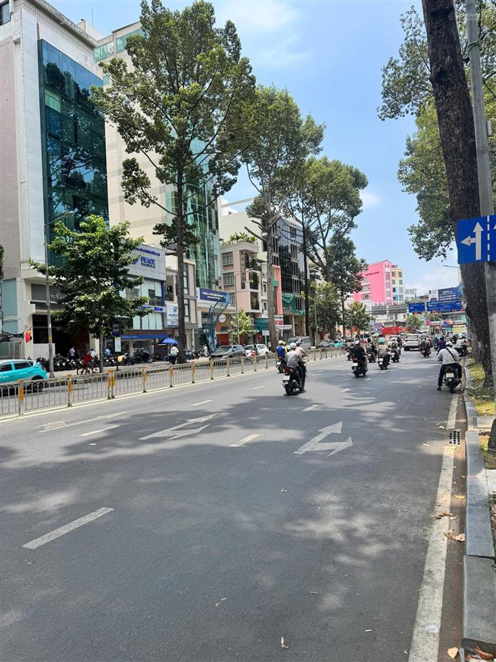 Siêu phẩm bán nhà mặt tiền trần hưng đạo quận 1 kc 4 tầng dt 77 m2 giá 38 tỷ  0903 870 ***