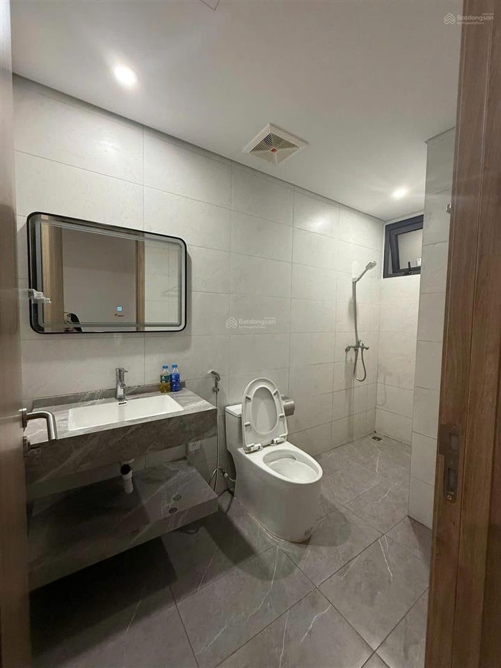 Cần tiền cho con đi du học tôi bán căn 139m 3 ngủ chung cư the wisteria