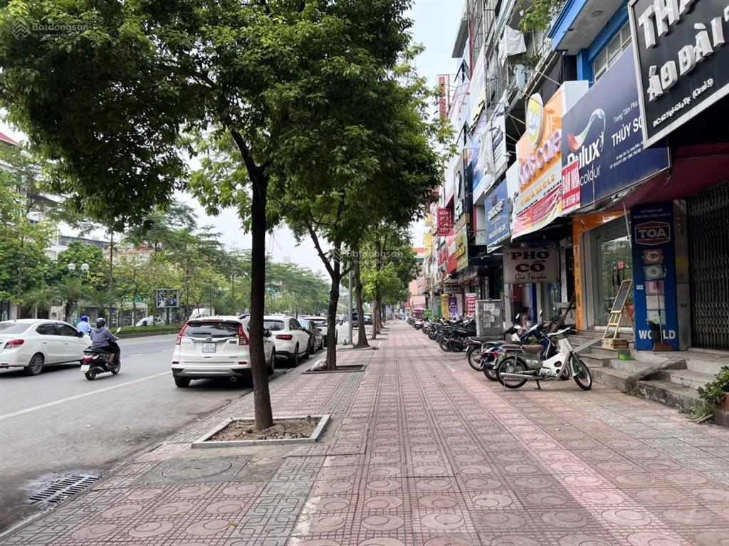 Bán đất mặt phố ngô gia tự, vỉa hè, kinh doanh, hai thoáng, 150 m2, mặt tiền 8 m, giá chỉ 44 tỷ