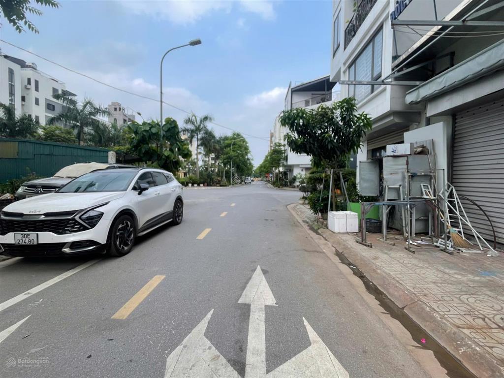 Bán đất tđc ngọc thuỵ, 2 mặt thoáng, ô tô tránh, 30 m2, giá chỉ nhỉnh 8 tỷ.